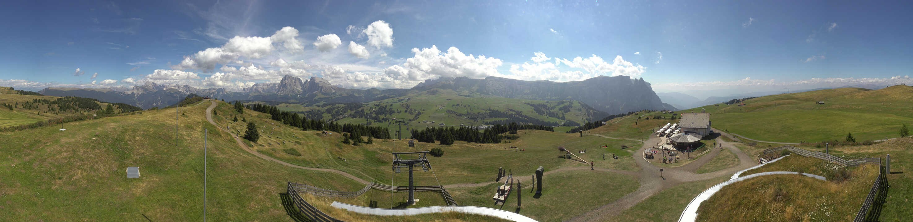 Archived image Webcam Alpe di Siusi: View from the Puflatsch Mountain Station