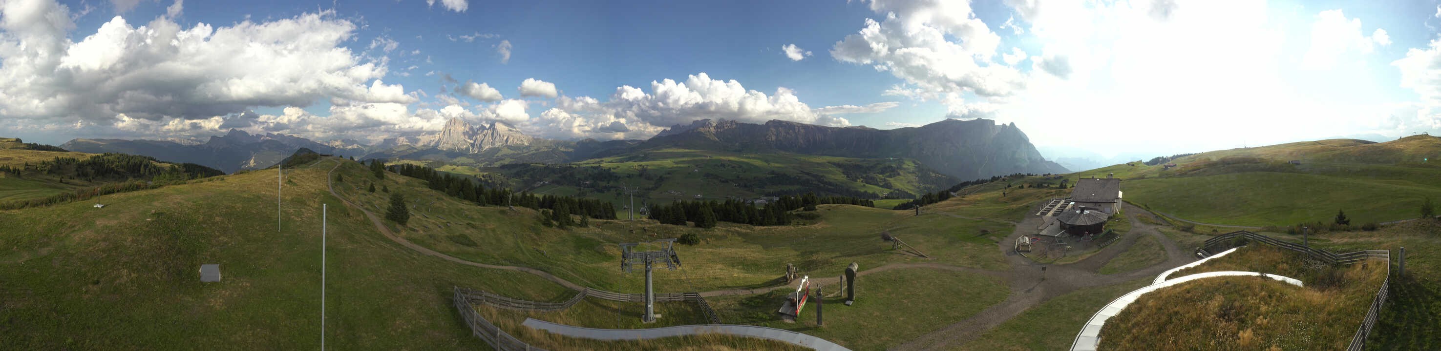 Archiv Foto Webcam Panorama der Seiser Alm von der Puflatsch Bergstation