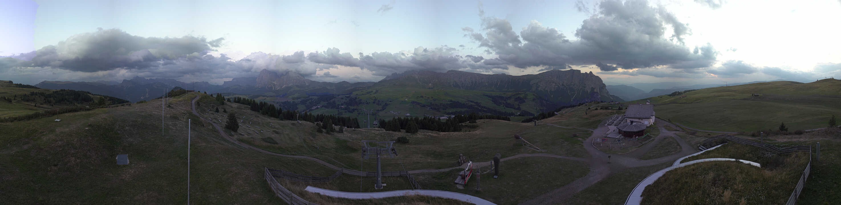 Archiv Foto Webcam Panorama der Seiser Alm von der Puflatsch Bergstation