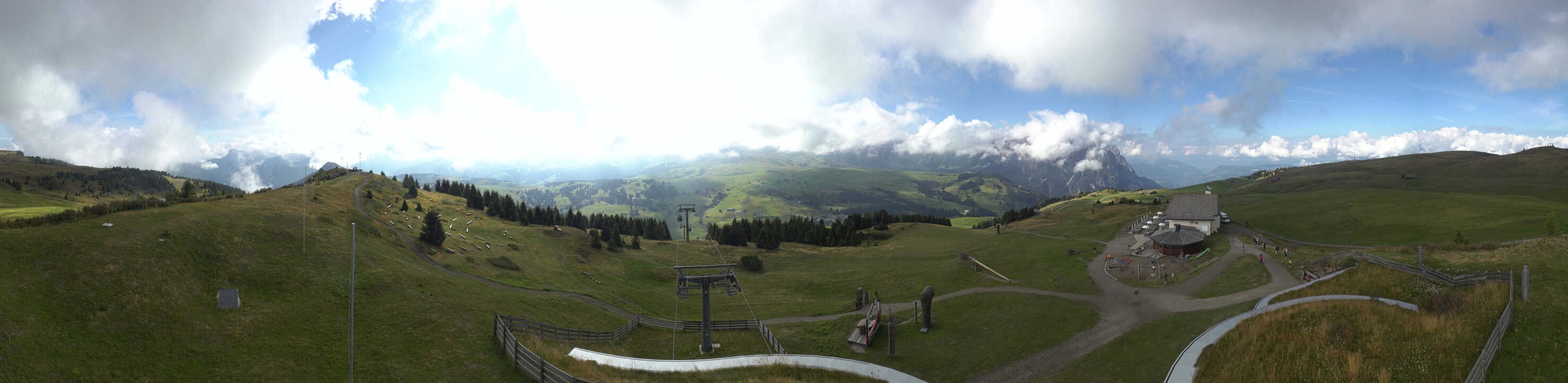 Archiv Foto Webcam Panorama der Seiser Alm von der Puflatsch Bergstation