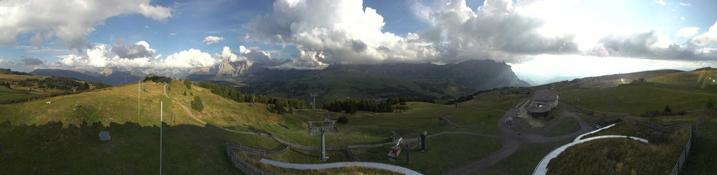 Archiv Foto Webcam Panorama der Seiser Alm von der Puflatsch Bergstation