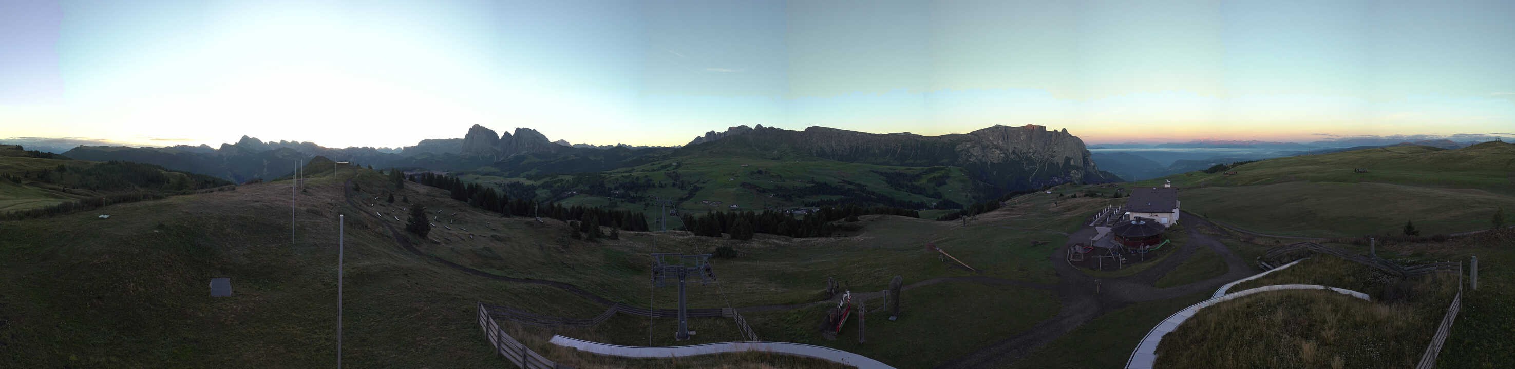 Archiv Foto Webcam Panorama der Seiser Alm von der Puflatsch Bergstation