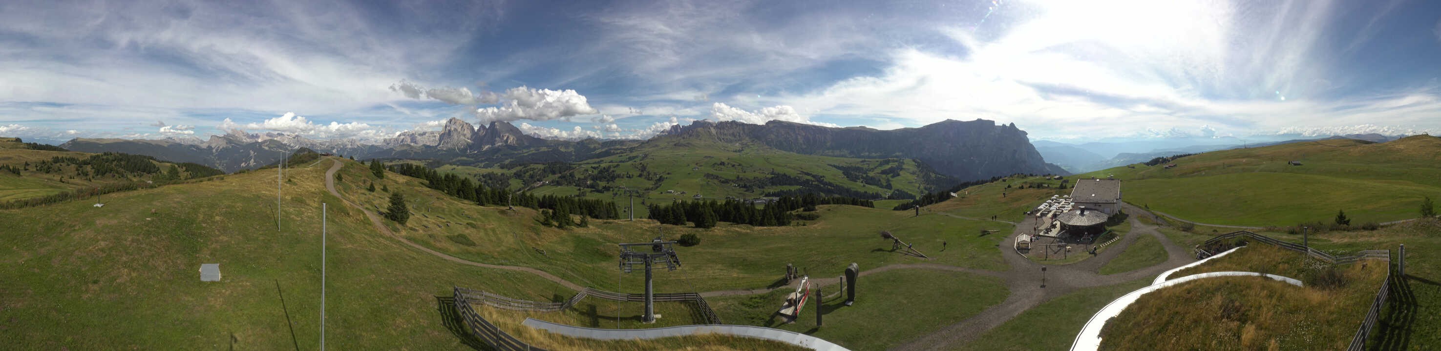 Archiv Foto Webcam Panorama der Seiser Alm von der Puflatsch Bergstation