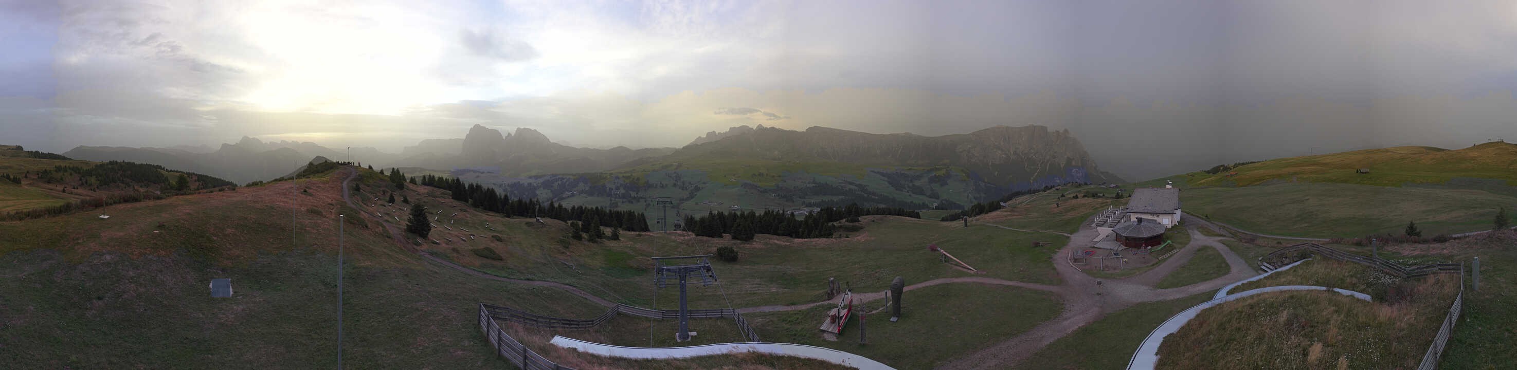 Archiv Foto Webcam Panorama der Seiser Alm von der Puflatsch Bergstation