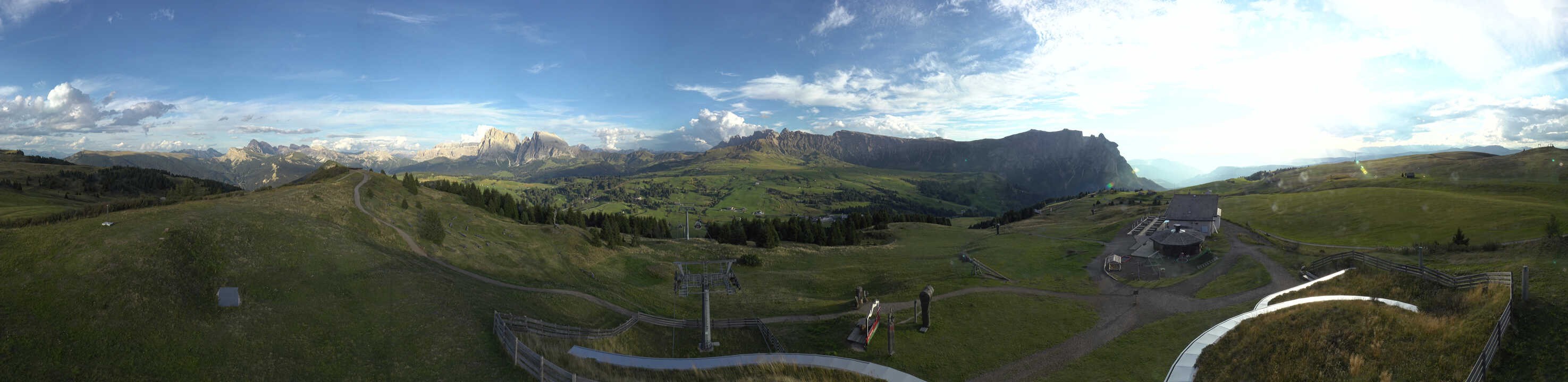 Archiv Foto Webcam Panorama der Seiser Alm von der Puflatsch Bergstation