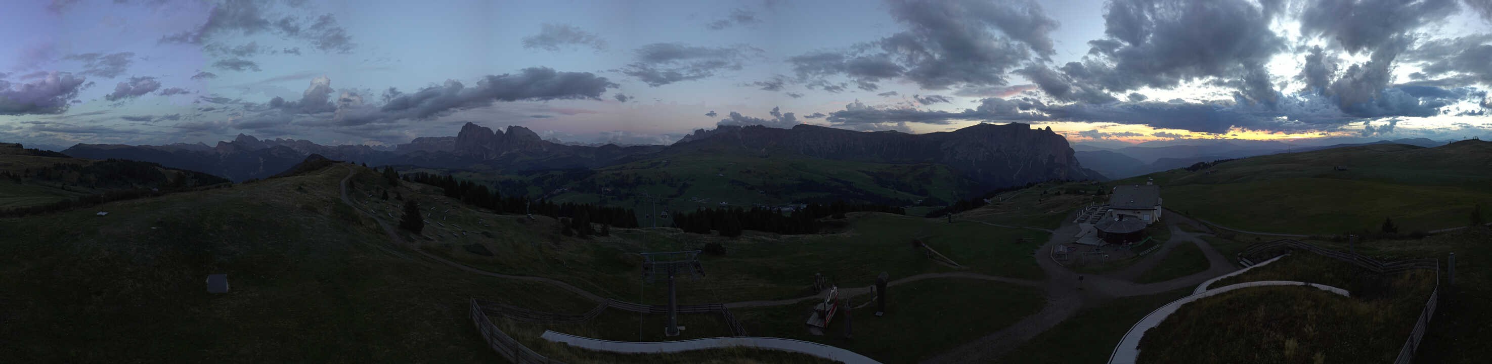 Archiv Foto Webcam Panorama der Seiser Alm von der Puflatsch Bergstation