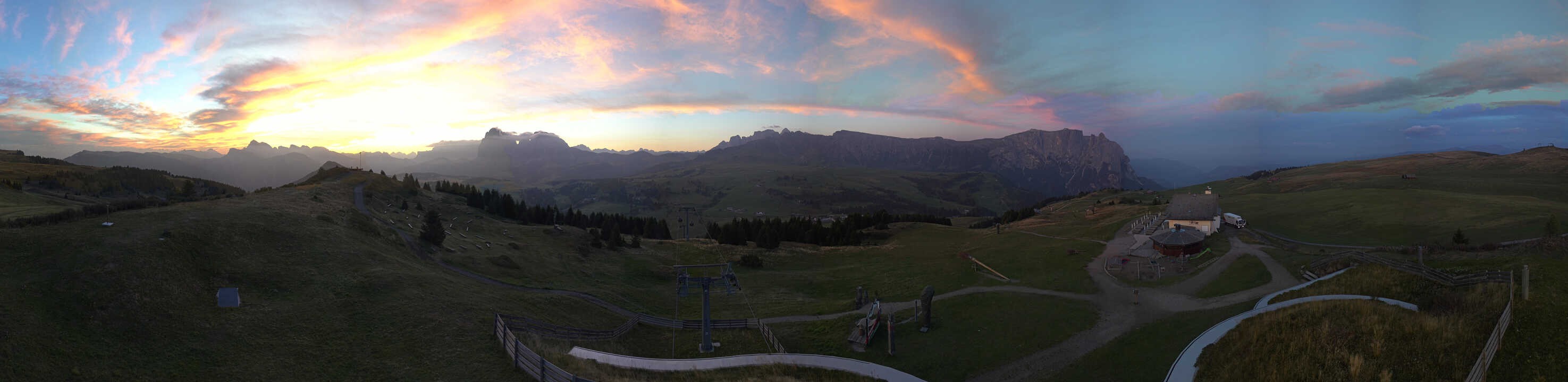 Archiv Foto Webcam Panorama der Seiser Alm von der Puflatsch Bergstation