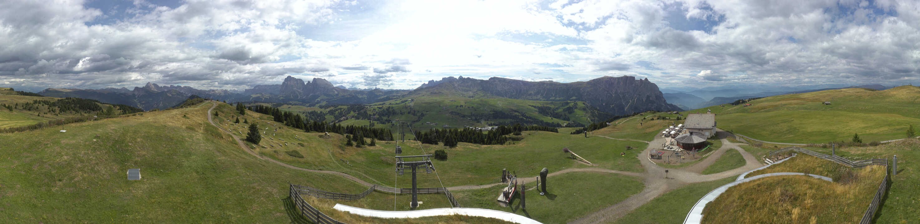 Archiv Foto Webcam Panorama der Seiser Alm von der Puflatsch Bergstation