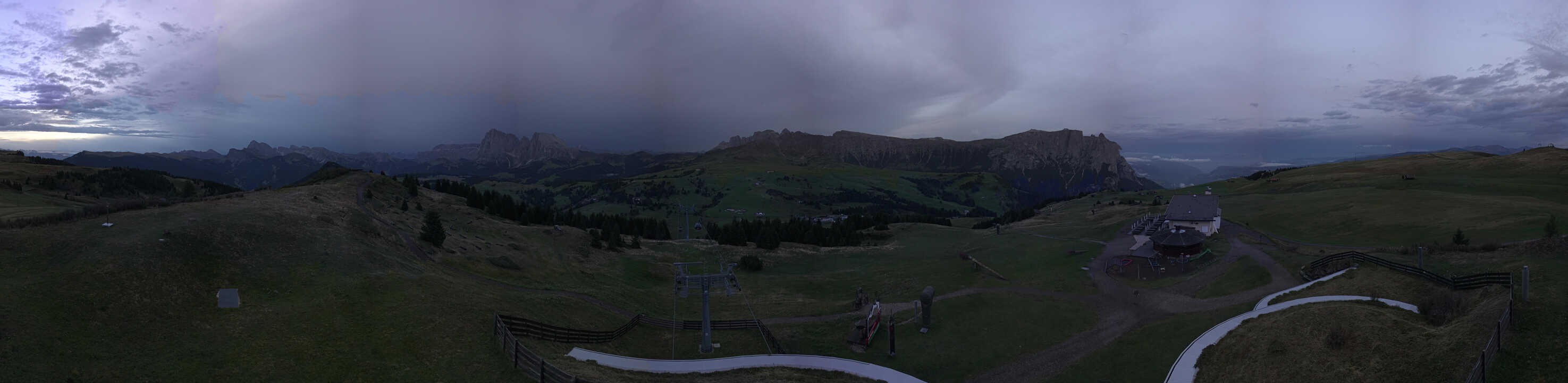 Archiv Foto Webcam Panorama der Seiser Alm von der Puflatsch Bergstation