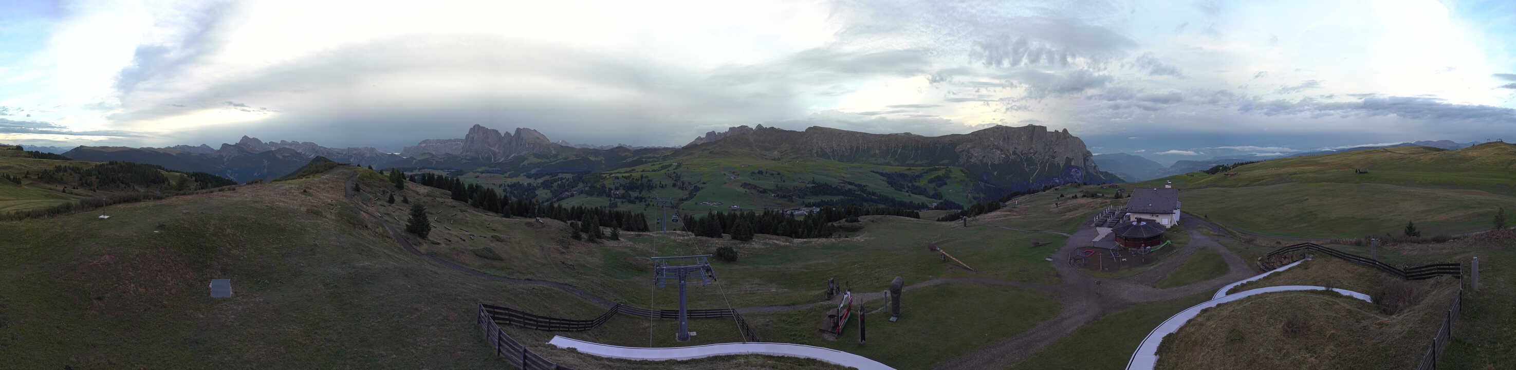 Archiv Foto Webcam Panorama der Seiser Alm von der Puflatsch Bergstation
