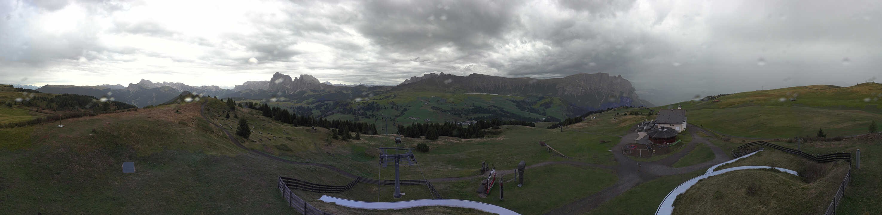 Archiv Foto Webcam Panorama der Seiser Alm von der Puflatsch Bergstation