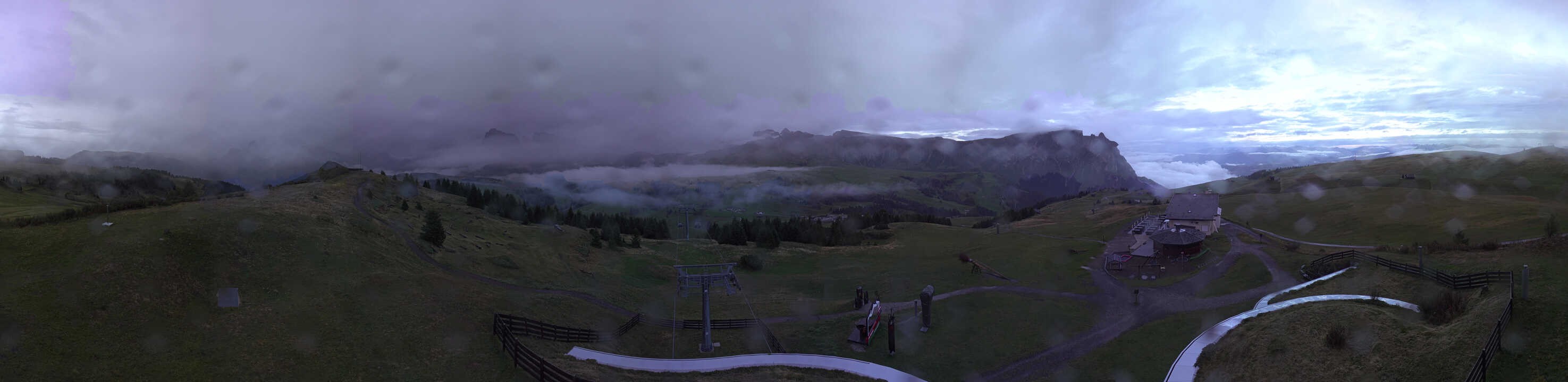 Archived image Webcam Alpe di Siusi: View from the Puflatsch Mountain Station