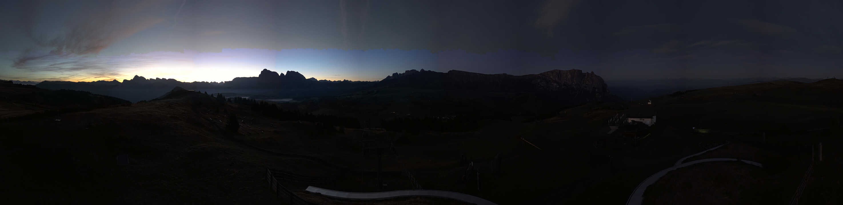 Archiv Foto Webcam Panorama der Seiser Alm von der Puflatsch Bergstation