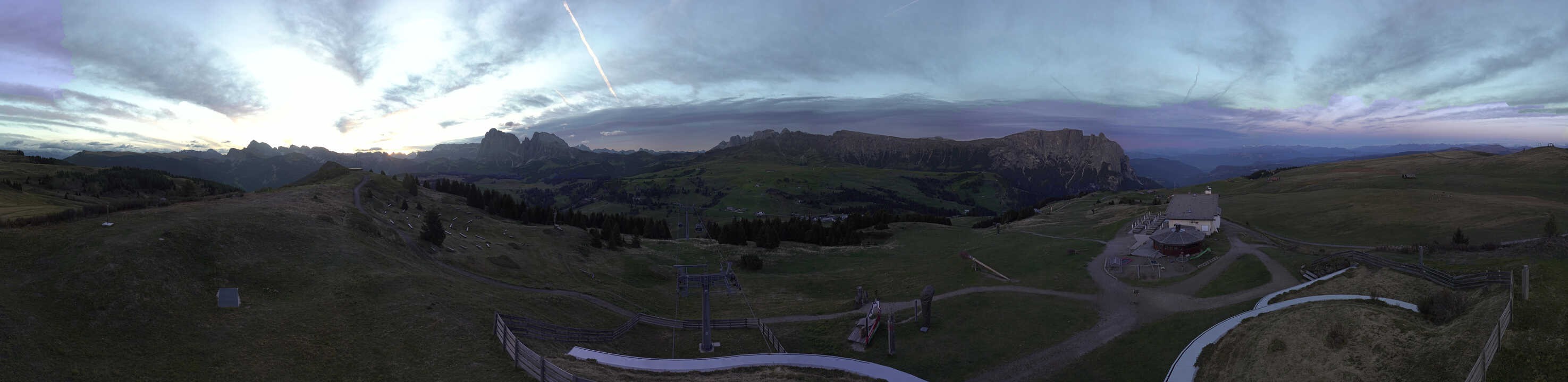 Archived image Webcam Alpe di Siusi: View from the Puflatsch Mountain Station