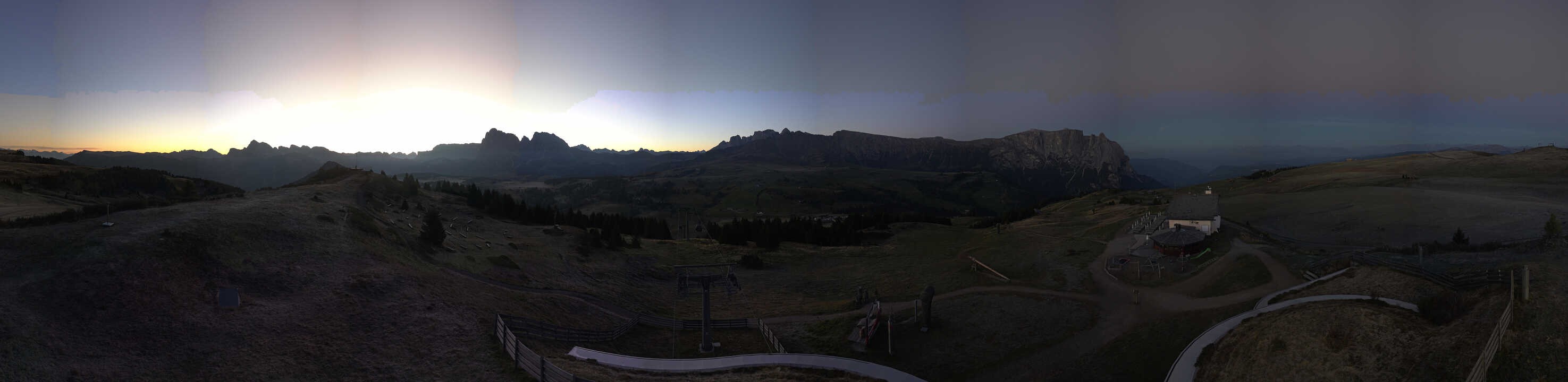 Archiv Foto Webcam Panorama der Seiser Alm von der Puflatsch Bergstation
