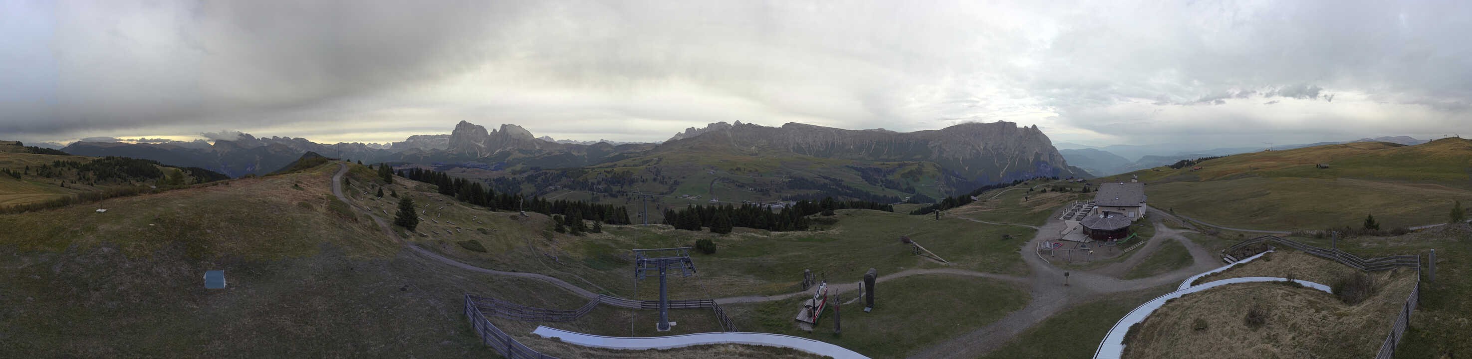 Archived image Webcam Alpe di Siusi: View from the Puflatsch Mountain Station