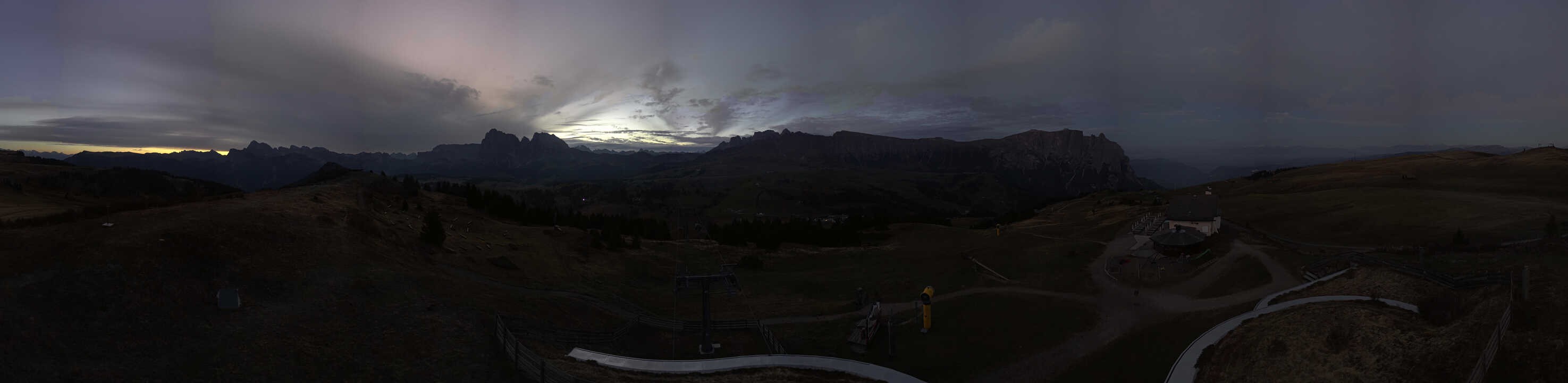Archiv Foto Webcam Panorama der Seiser Alm von der Puflatsch Bergstation