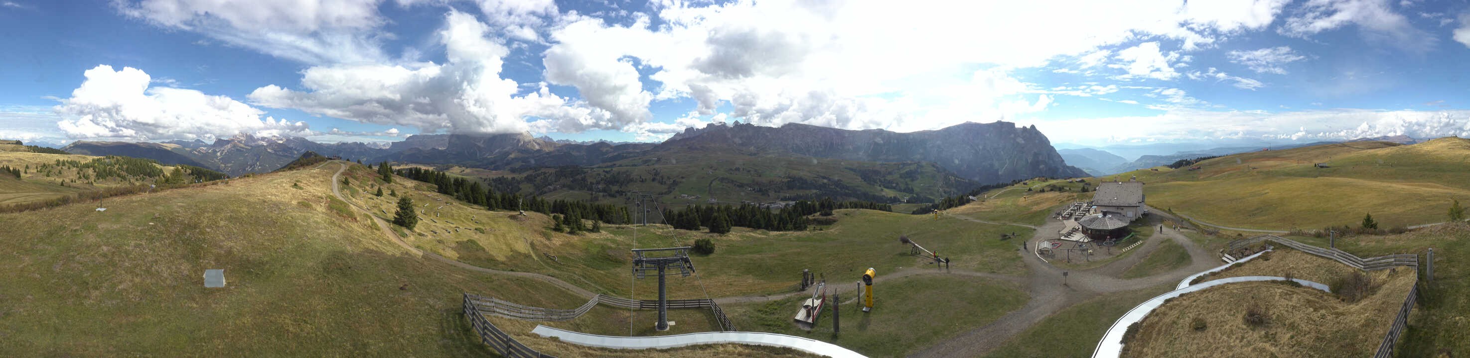 Archiv Foto Webcam Panorama der Seiser Alm von der Puflatsch Bergstation