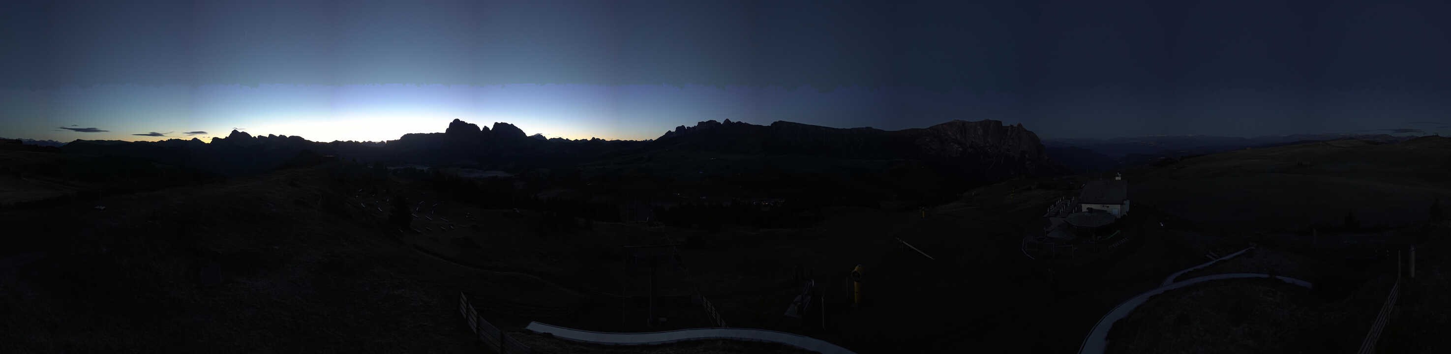 Archiv Foto Webcam Panorama der Seiser Alm von der Puflatsch Bergstation