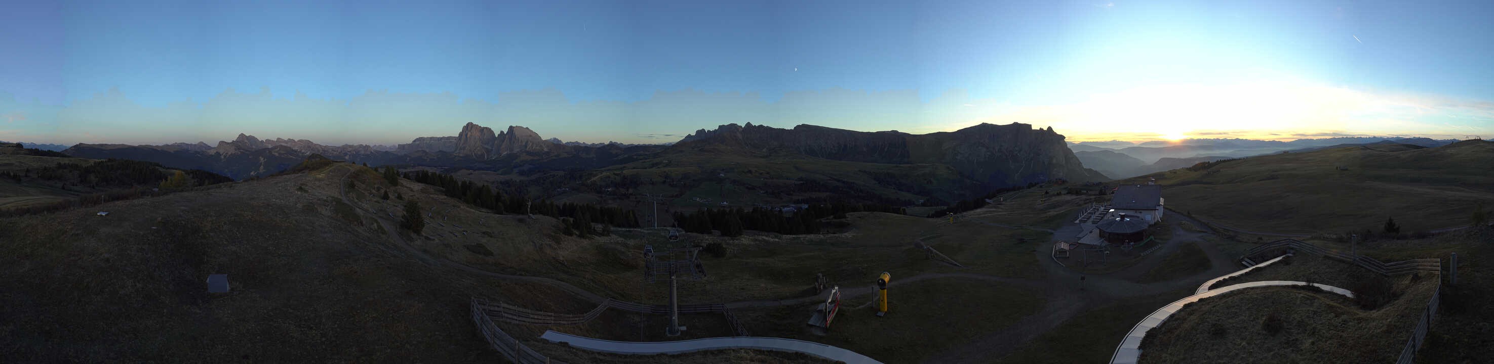 Archiv Foto Webcam Panorama der Seiser Alm von der Puflatsch Bergstation