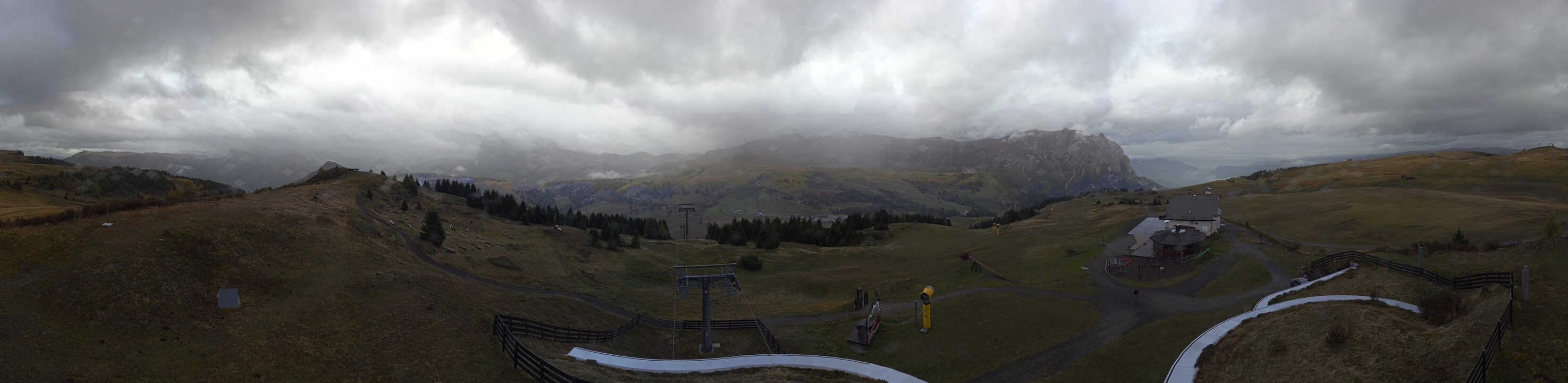 Archived image Webcam Alpe di Siusi: View from the Puflatsch Mountain Station