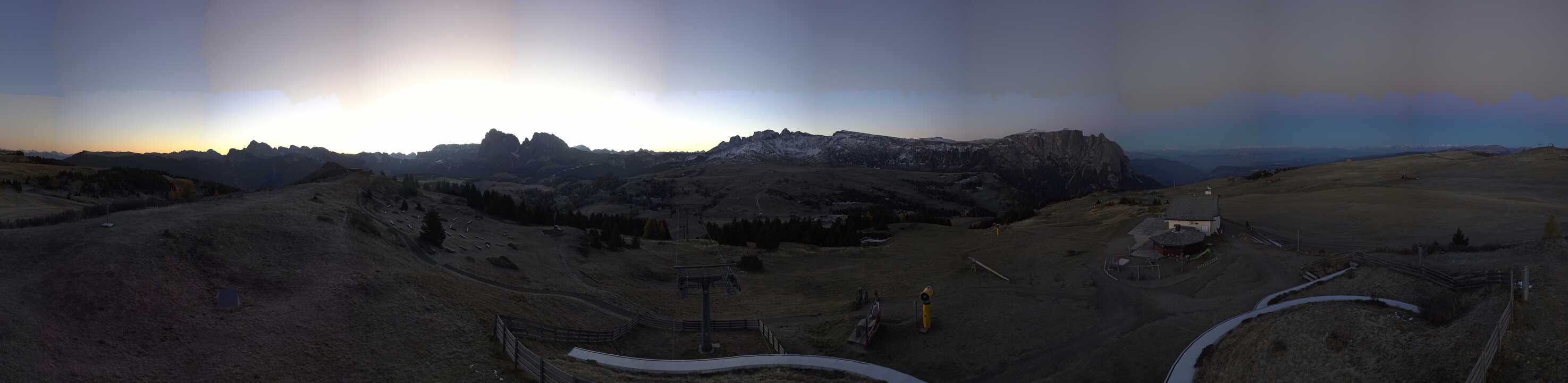 Archiv Foto Webcam Panorama der Seiser Alm von der Puflatsch Bergstation