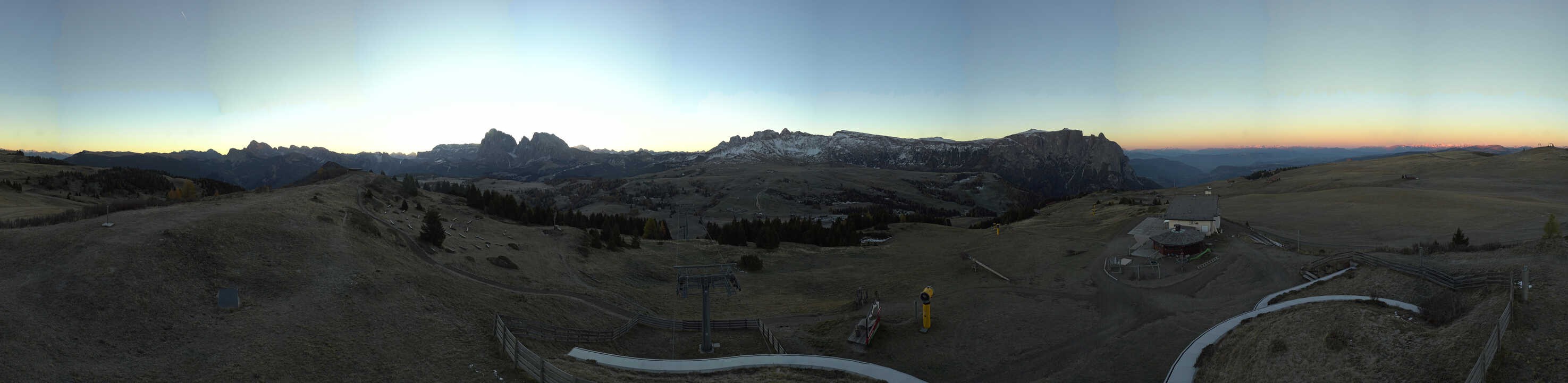 Archiv Foto Webcam Panorama der Seiser Alm von der Puflatsch Bergstation
