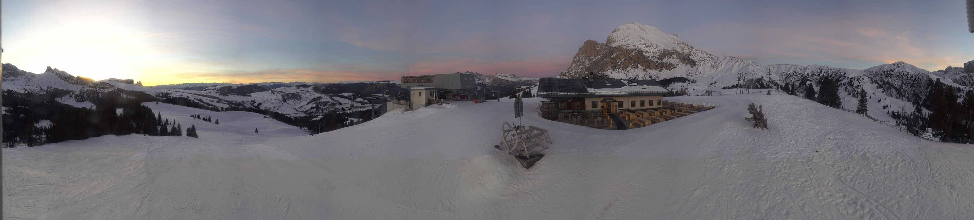 Archived image Webcam Alpe di Siusi - Top station Florianlift