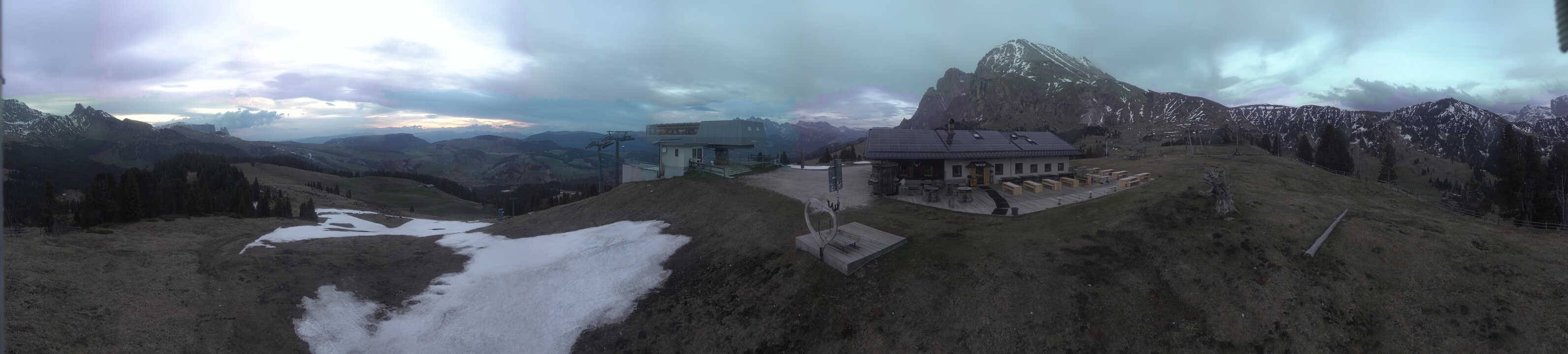 Archived image Webcam Alpe di Siusi - Top station Florianlift