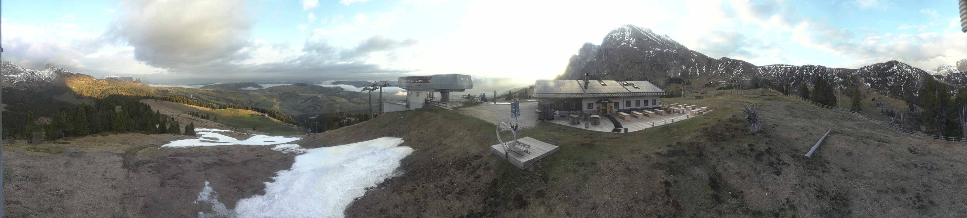 Archived image Webcam Alpe di Siusi - Top station Florianlift