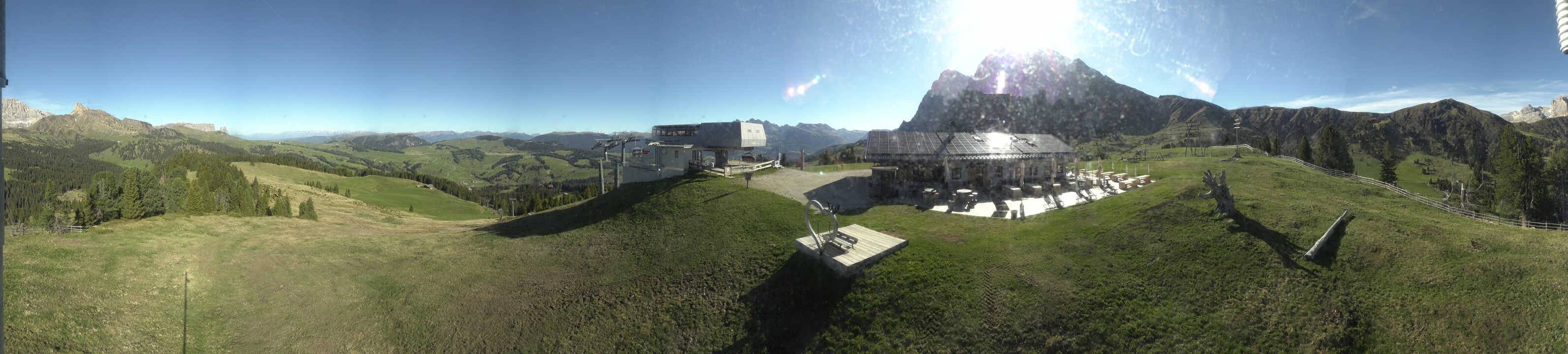 Archived image Webcam Alpe di Siusi - Top station Florianlift