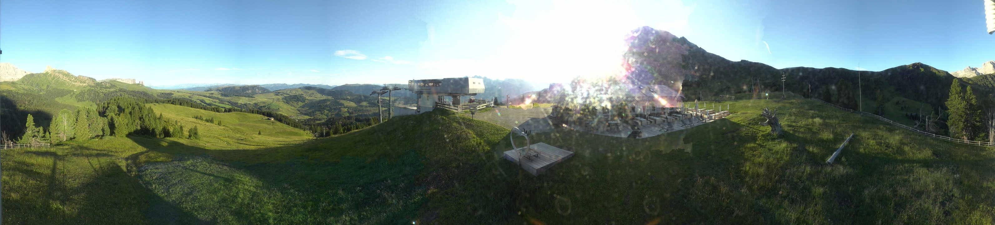 Archived image Webcam Alpe di Siusi - Top station Florianlift