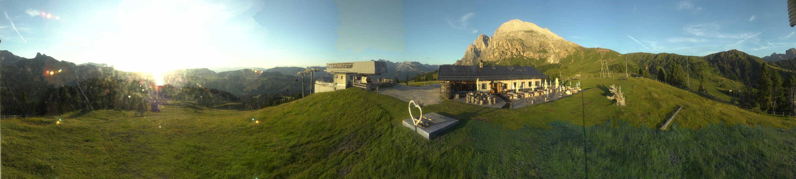 Archived image Webcam Alpe di Siusi - Top station Florianlift