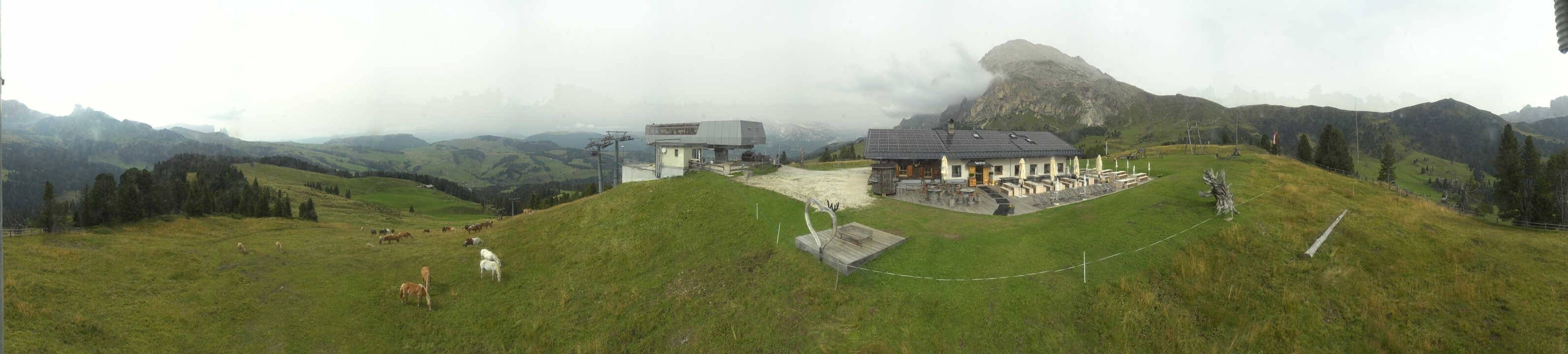 Archived image Webcam Alpe di Siusi - Top station Florianlift