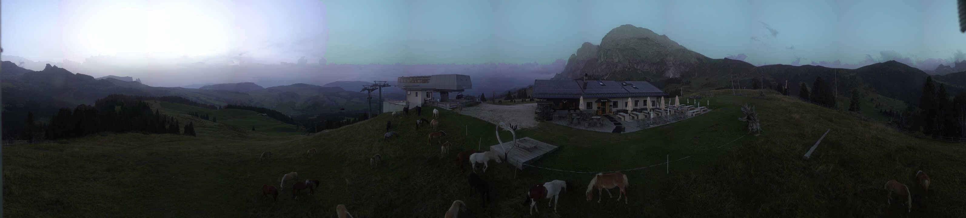 Archived image Webcam Alpe di Siusi - Top station Florianlift