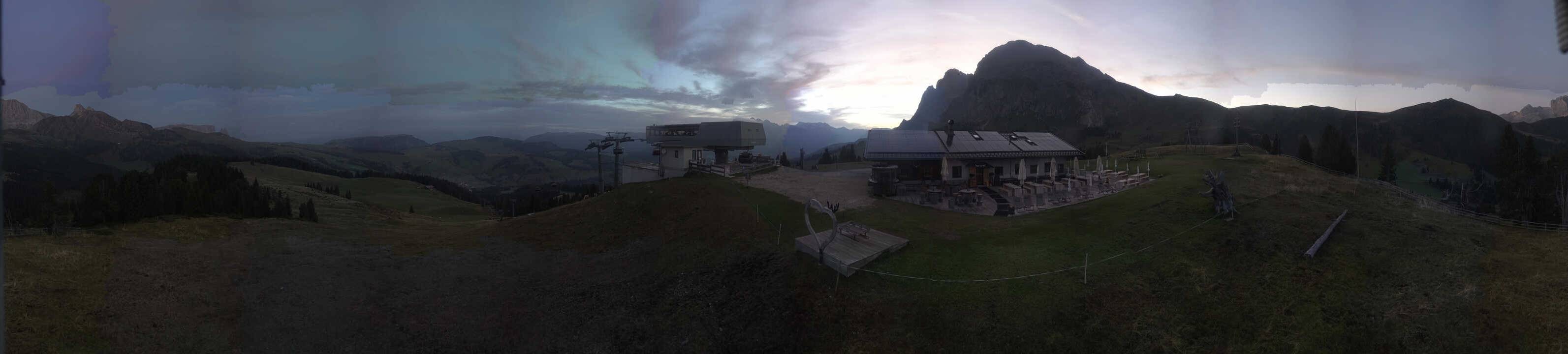 Archived image Webcam Alpe di Siusi - Top station Florianlift