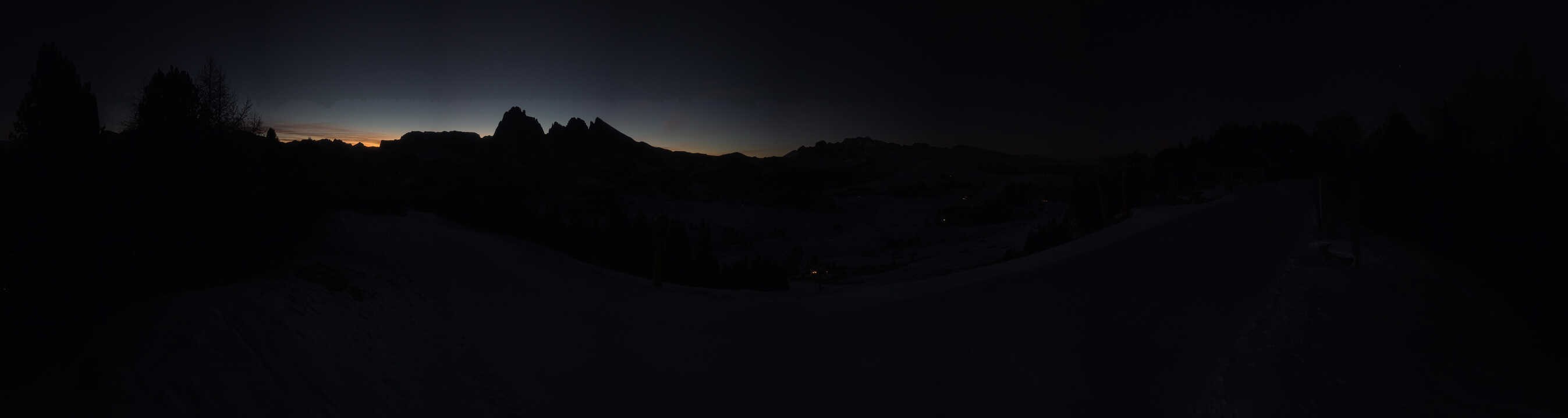 Archiv Foto Webcam Blick über Seiser Alm – Mezdi Bergstation