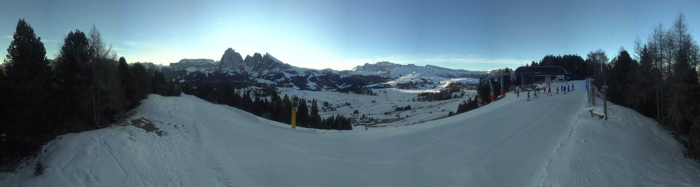 Archiv Foto Webcam Blick über Seiser Alm – Mezdi Bergstation