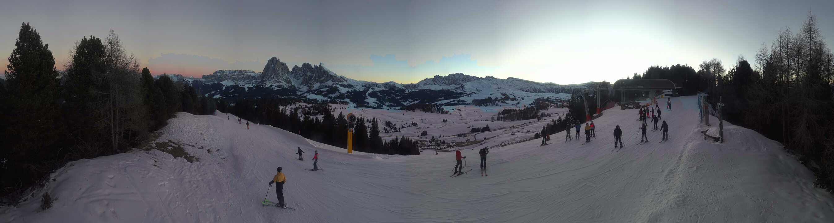 Archiv Foto Webcam Blick über Seiser Alm – Mezdi Bergstation
