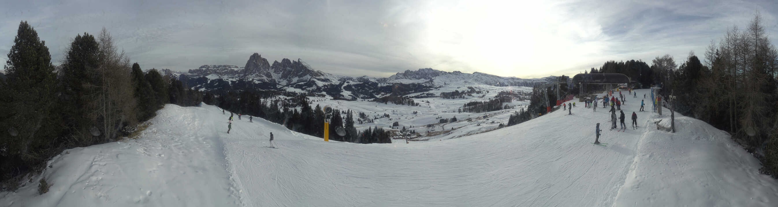 Archiv Foto Webcam Blick über Seiser Alm – Mezdi Bergstation