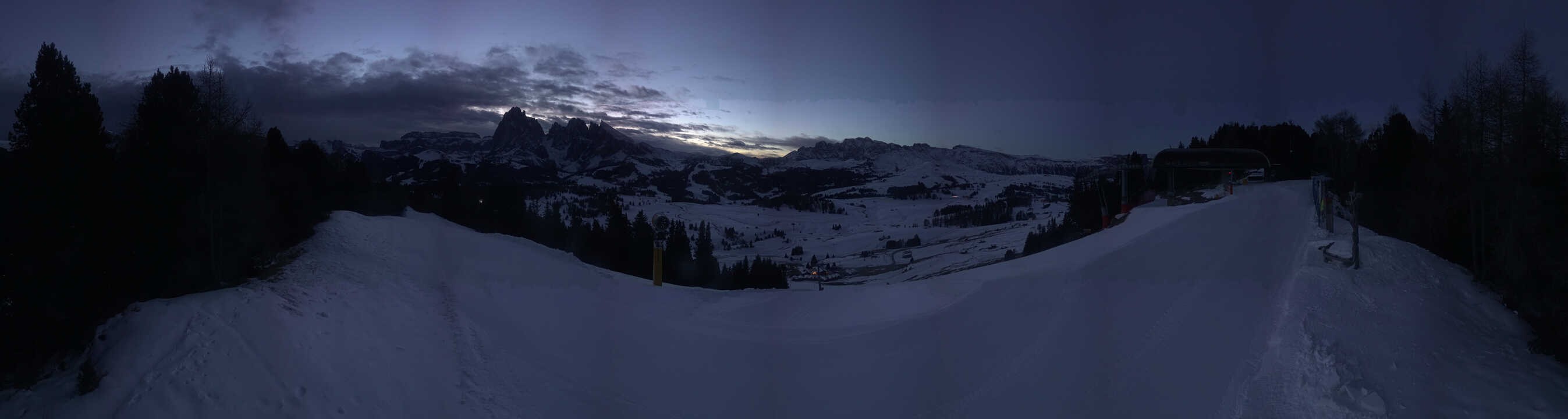 Archiv Foto Webcam Blick über Seiser Alm – Mezdi Bergstation