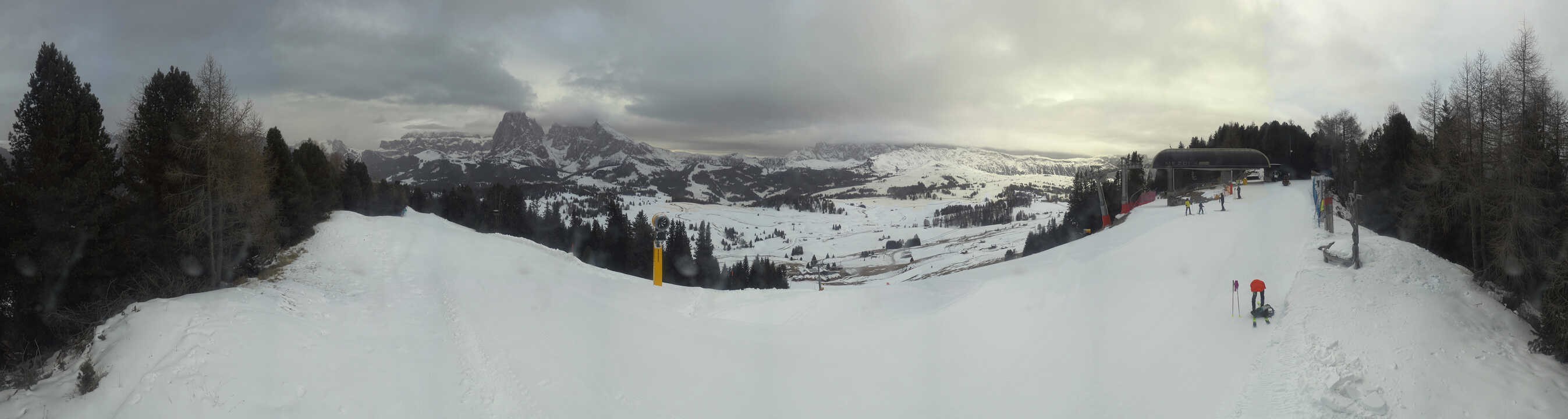 Archiv Foto Webcam Blick über Seiser Alm – Mezdi Bergstation