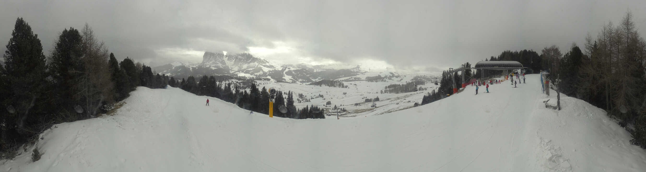 Archived image Webcam Alpe di Siusi: Panoramic view Mezdi mountain station