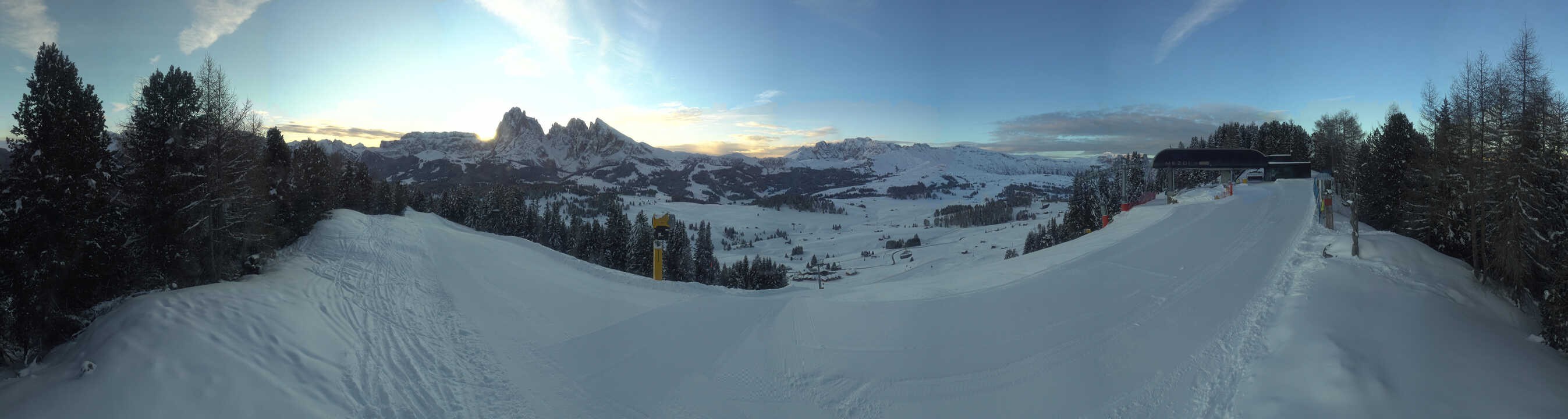 Archiv Foto Webcam Blick über Seiser Alm – Mezdi Bergstation