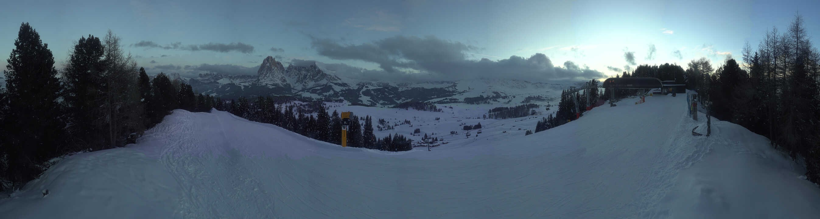 Archiv Foto Webcam Blick über Seiser Alm – Mezdi Bergstation