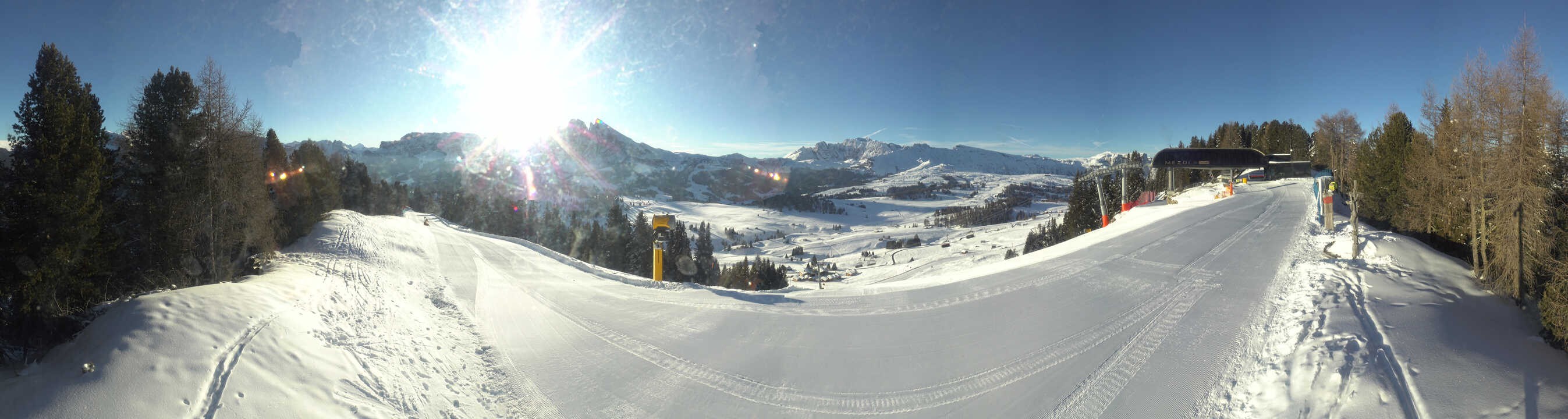 Archiv Foto Webcam Blick über Seiser Alm – Mezdi Bergstation