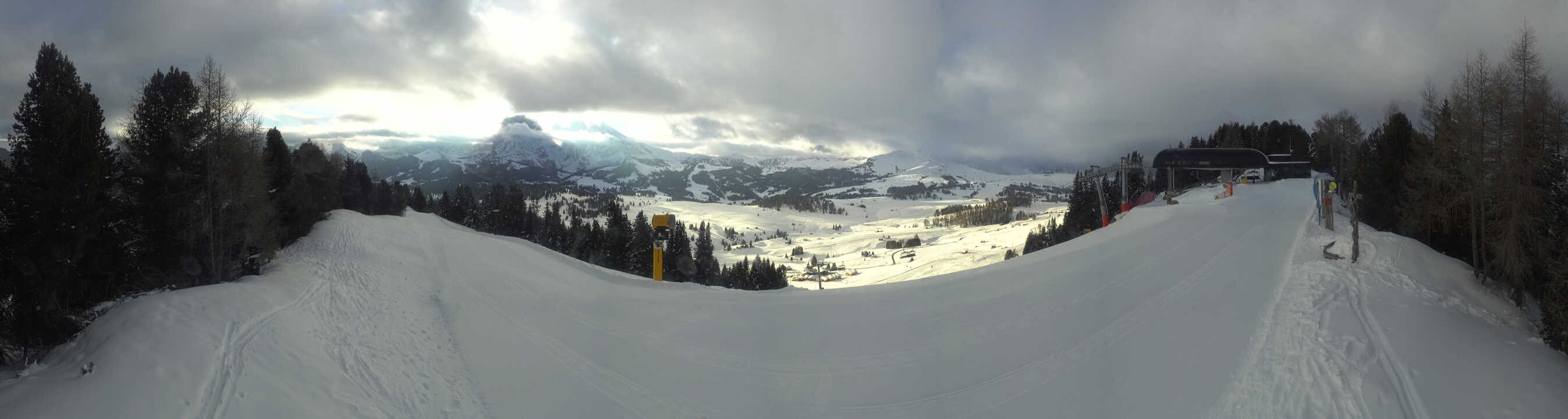 Archiv Foto Webcam Blick über Seiser Alm – Mezdi Bergstation