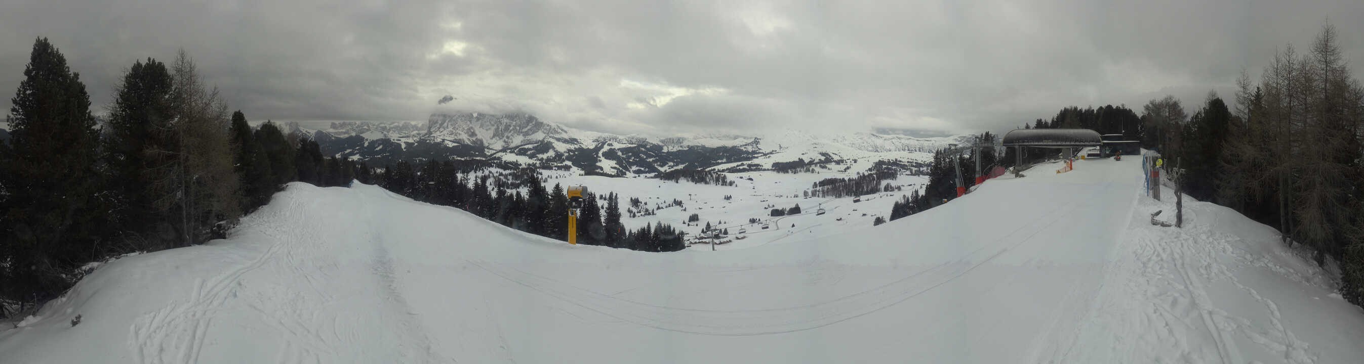 Archiv Foto Webcam Blick über Seiser Alm – Mezdi Bergstation