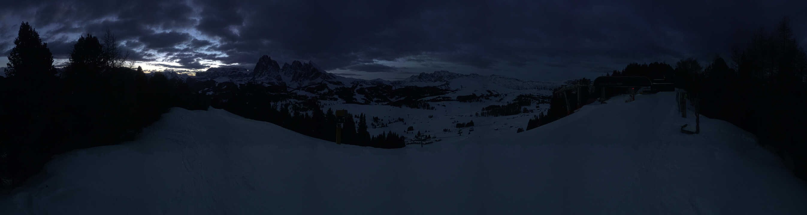 Archiv Foto Webcam Blick über Seiser Alm – Mezdi Bergstation