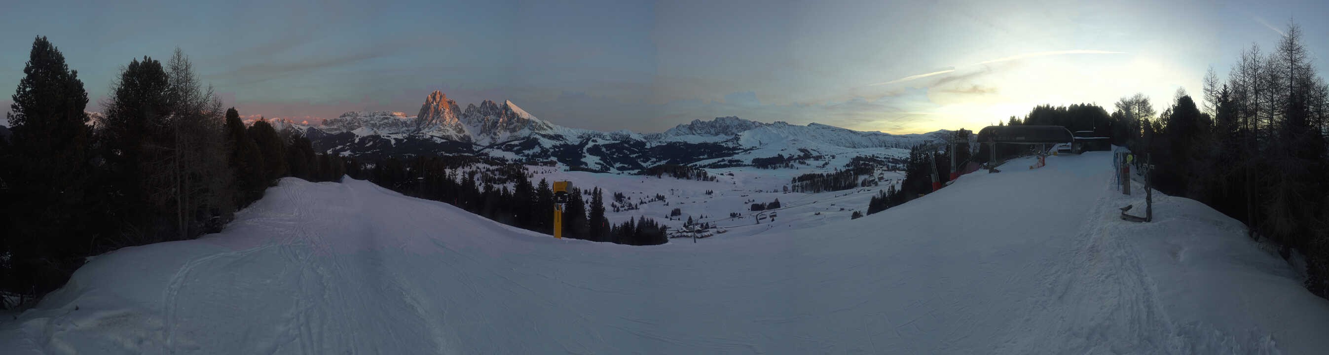 Archiv Foto Webcam Blick über Seiser Alm – Mezdi Bergstation